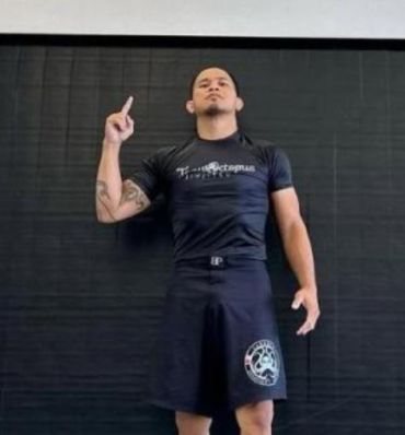 Coach Robert Lagasca photo